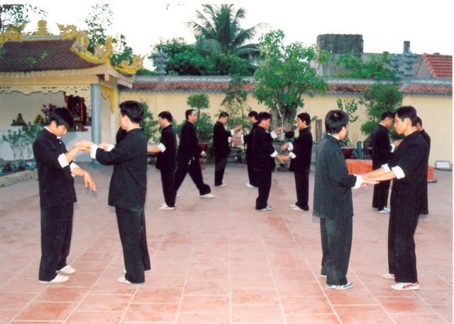 Thầy trò ngày đầu thành lập võ đường tại Linh Quang Tự - Ảnh 02